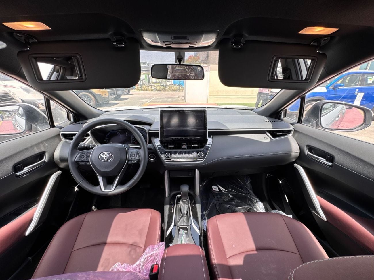 تويوتا كورولا كروس LTD HEV 2026 TOYOTA COROLLA CROSSOVER 1.8L HYBRID PETROL A/T SUNROOF FULL GCC BRAND NEW 0KM