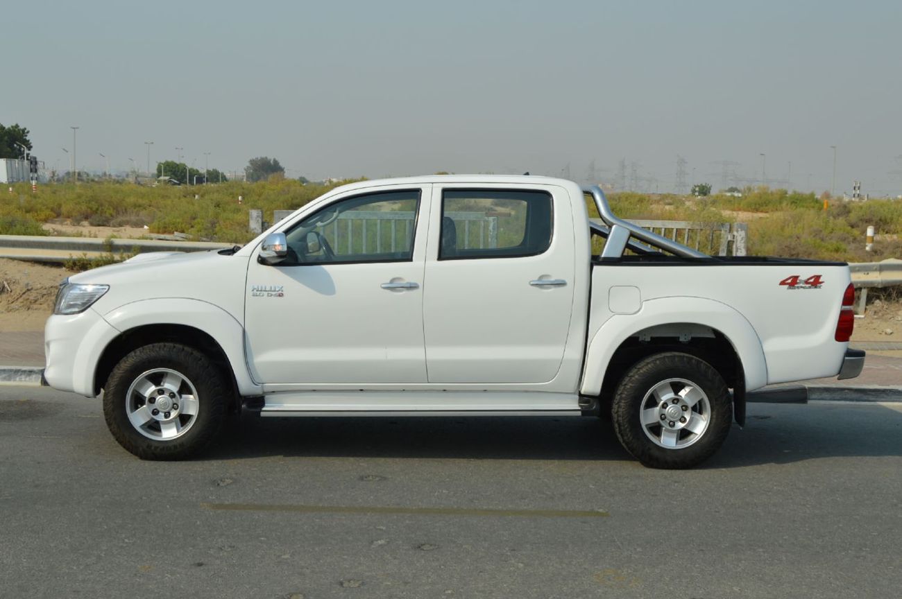 Toyota Hilux Double cabin 3.0L, perfect inside and outside