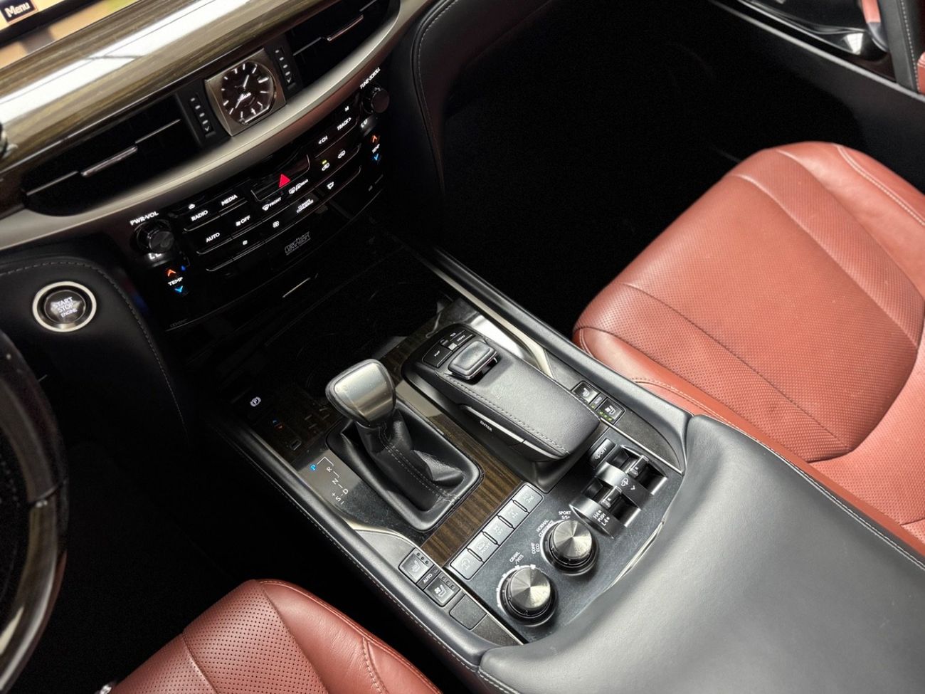 Lexus LX 570 Sport 5.7L