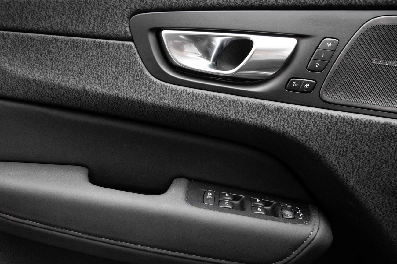 Volvo XC60 XC60 Ultra Dark | 4,015 P.M | 0% Downpayment | 5 Year Volvo Warranty + Service!