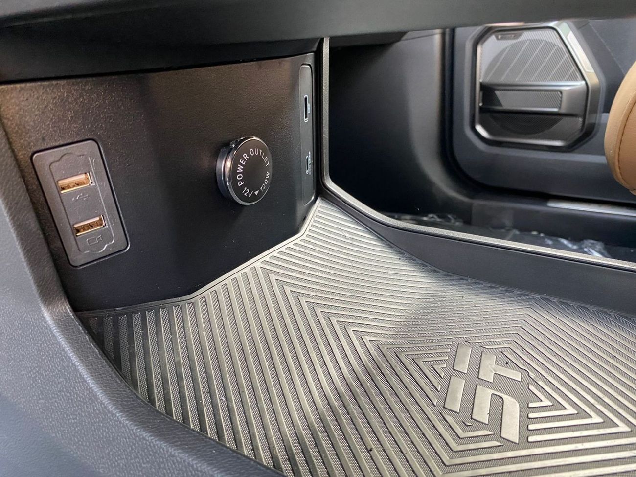 Jetour T2 JETOUR T2 2.0L PETROL TURBO A/T 4WD