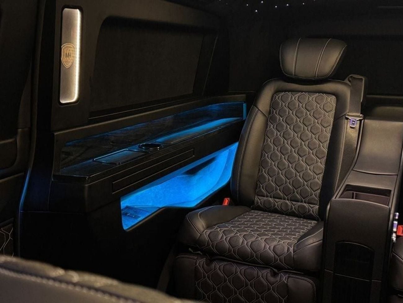 Mercedes Benz V300 AVANTGARDE VIP Conversion Brand New 2025 Model in RHD or LHD