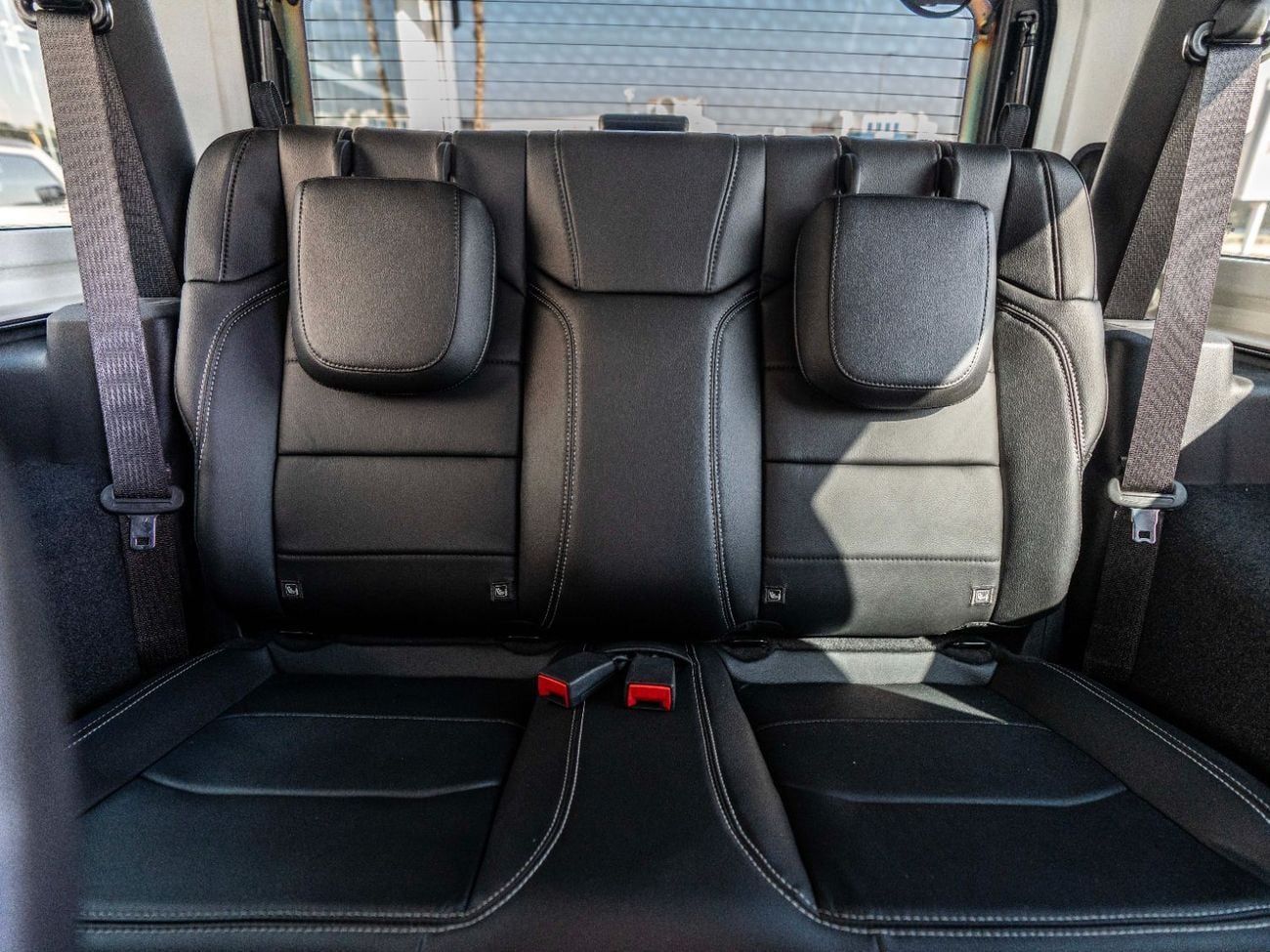 جيب رانجلر Sahara 3.6L A/T (5 Seater)