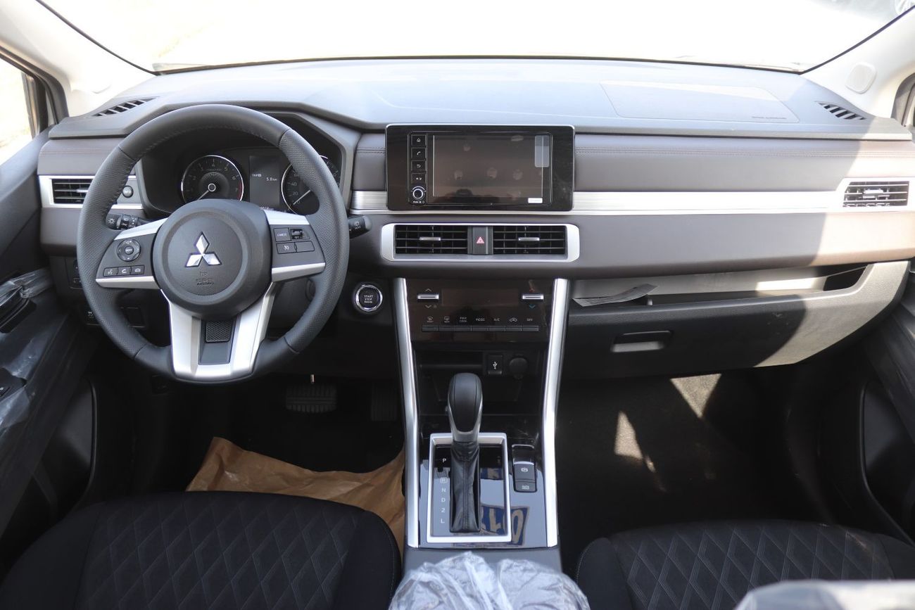 Mitsubishi Xpander Mid 1.5L Premium. Keyless Entry, Push Start, Monitor, Alloy Wheels, Model 2024