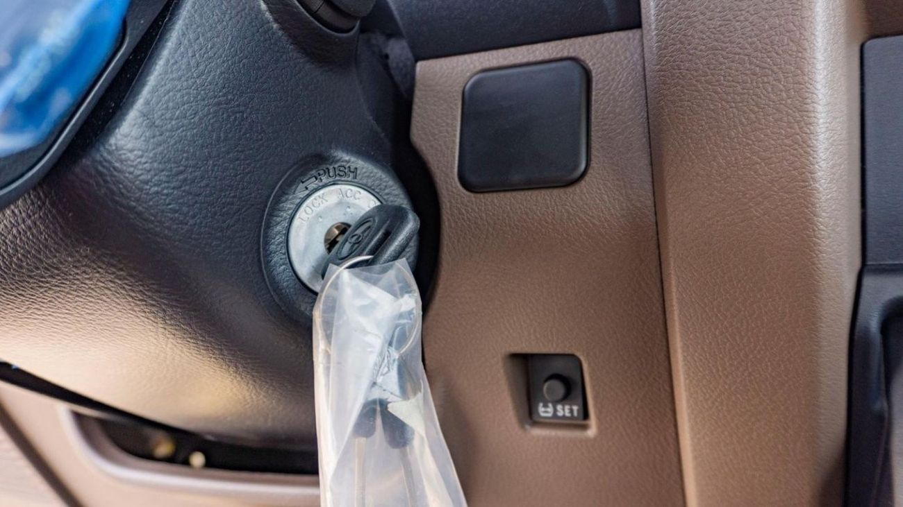 Toyota Land Cruiser Pick Up 2024 Toyota LC79 4.0L petrol Manual transmission