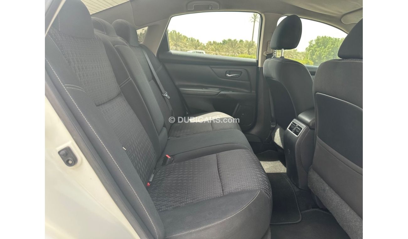 Nissan Altima SV MODEL 2017 GCC CAR PERFECT CONDITION INSIDE AND OUTSIDE