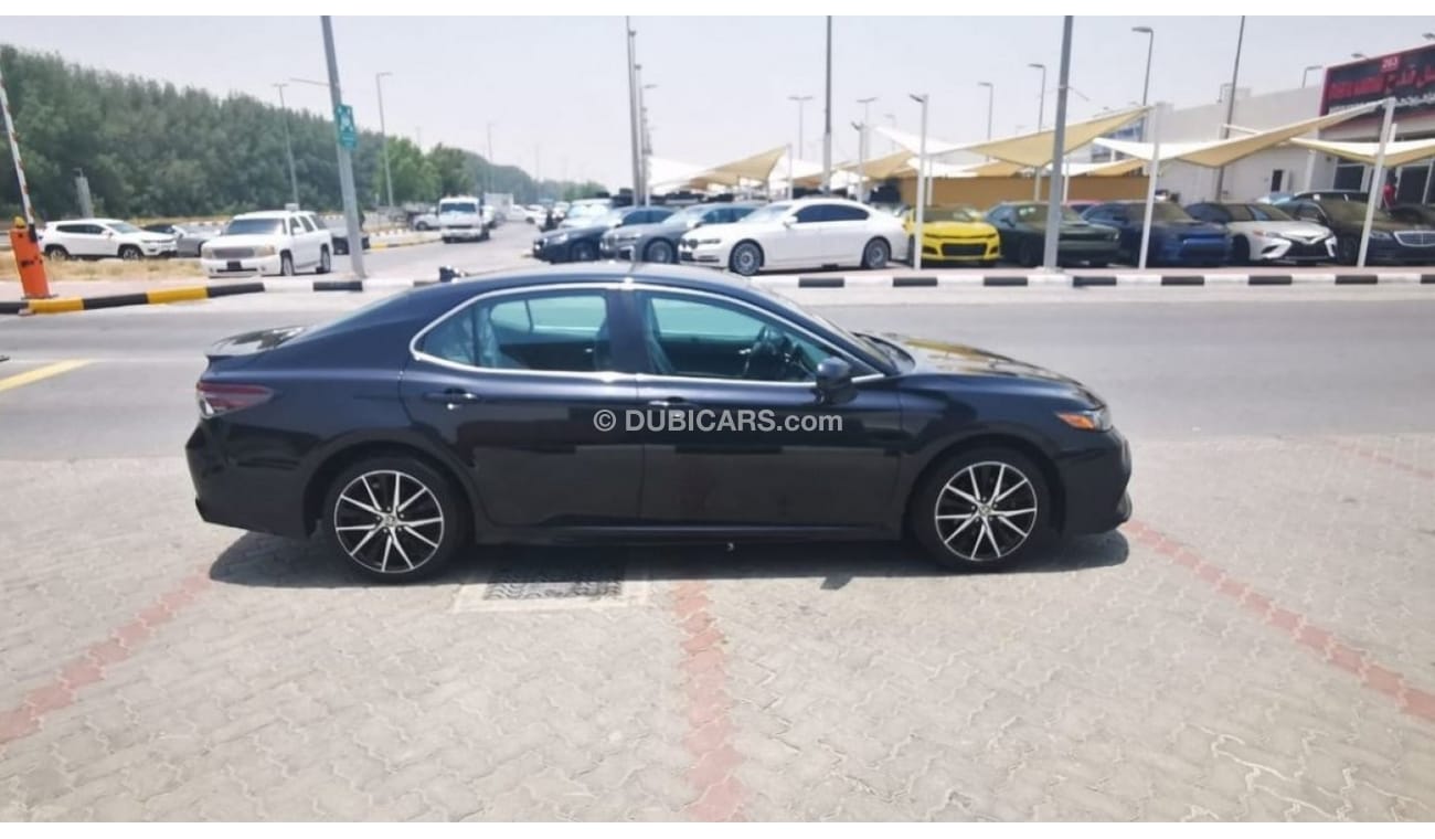 Toyota Camry SE - Sports Edition