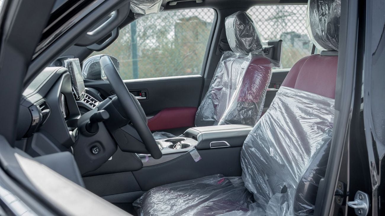 Toyota Land Cruiser 2025 Toyota Land Cruiser 300 VXR 3.5L AT Petrol Twin Turbo (Black-Red)