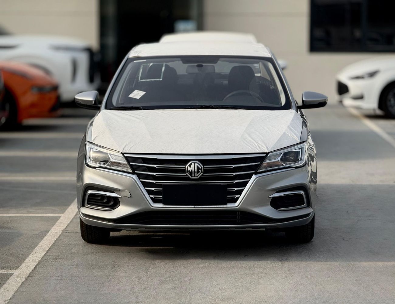 أم جي 5 STD 1.5L Petrol Manual FWD Export Price @ 26,500 AED