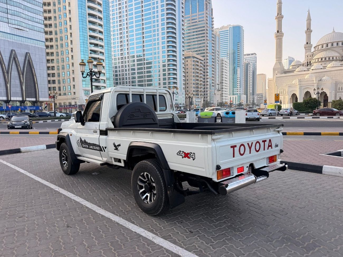 Toyota Land Cruiser 79 series with Current Shape