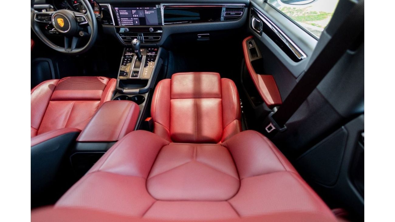 Porsche Macan Porsche Macan 2023 GCC under Agency Warranty with Flexible Down-Payment.