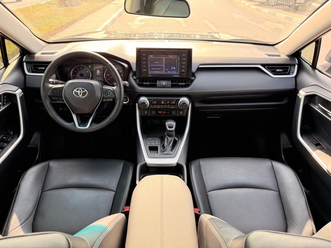 Toyota RAV4 XLE premium 2.5L Full option