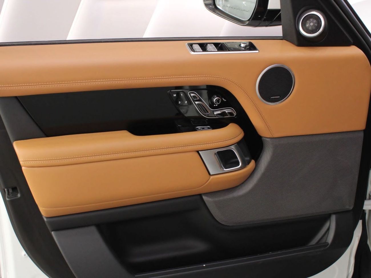 Land Rover Range Rover P400 DYNAMIC Fully Loaded