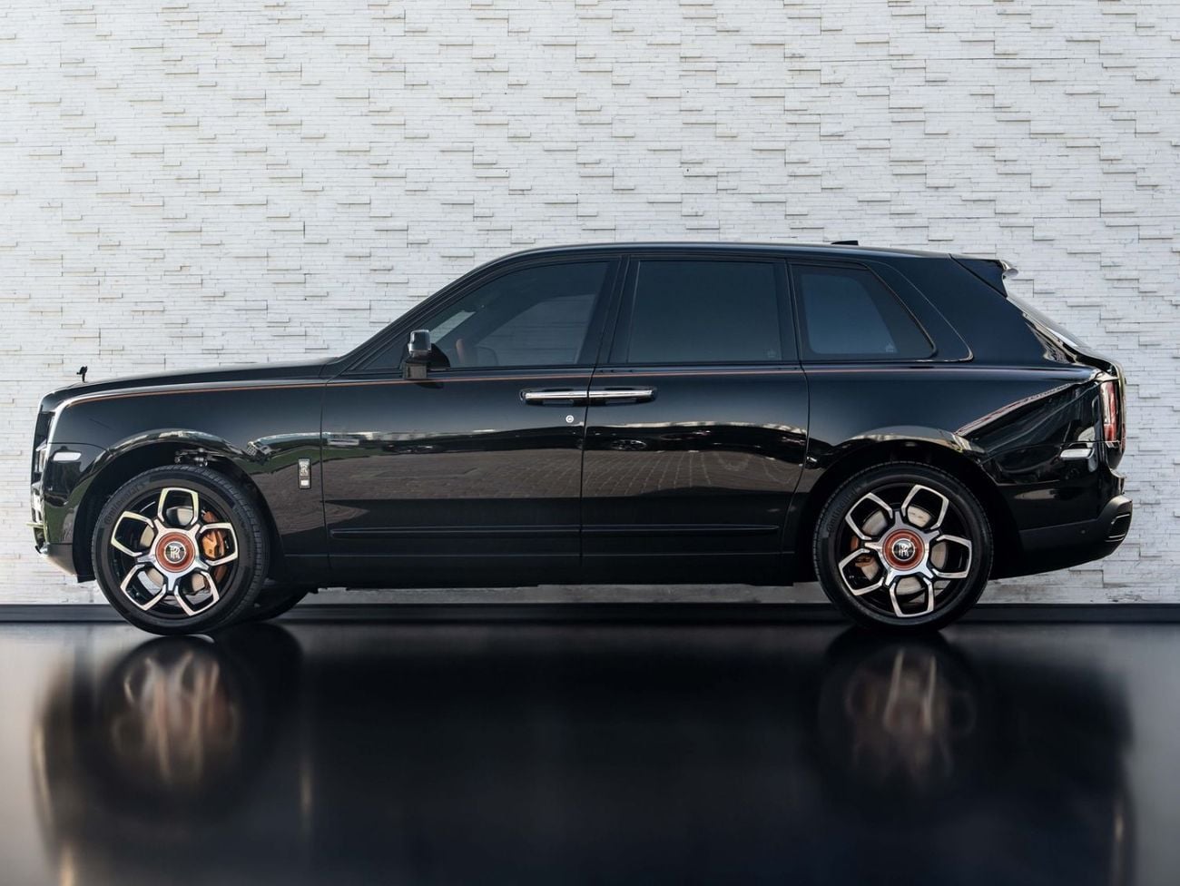 رولز رويس كولينان Rolls-Royce Cullinan Black Badge 2023