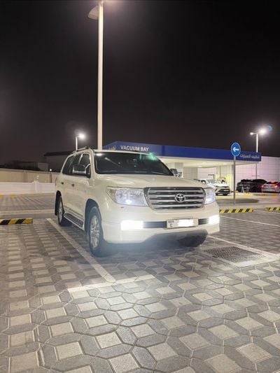 تويوتا لاند كروزر VXR