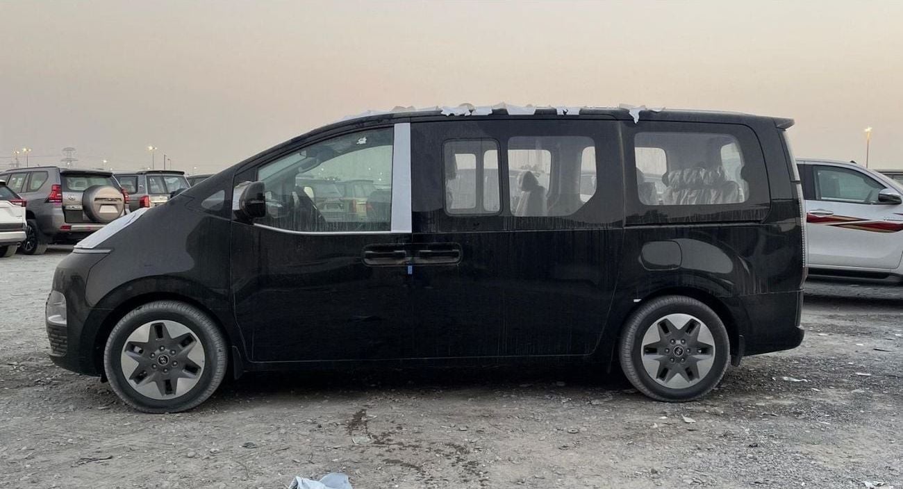 Hyundai Staria HYUNDAI STARIS 3.5 V6 PETROL 11 STR 2025 MODEL