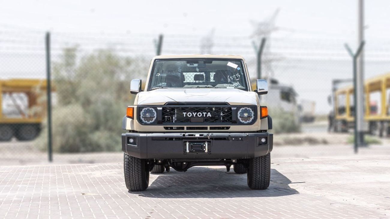 تويوتا لاند كروزر 70 2026 Toyota Land Cruiser LC76 2.8L AT Diesel Full Option (Beige)