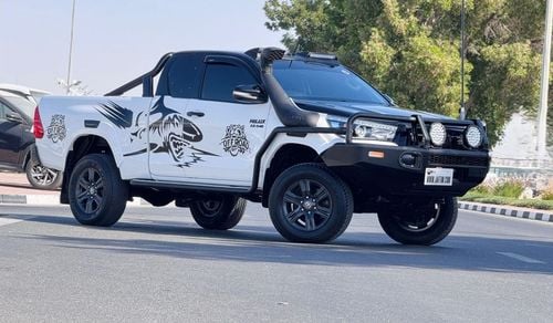 Toyota Hilux SMART CAB | RHD | 2.8L DIESEL ENGINE | MANUAL TRANSMISSION | 2016 | PREMIUM BULL BAR | AIR SNORKEL