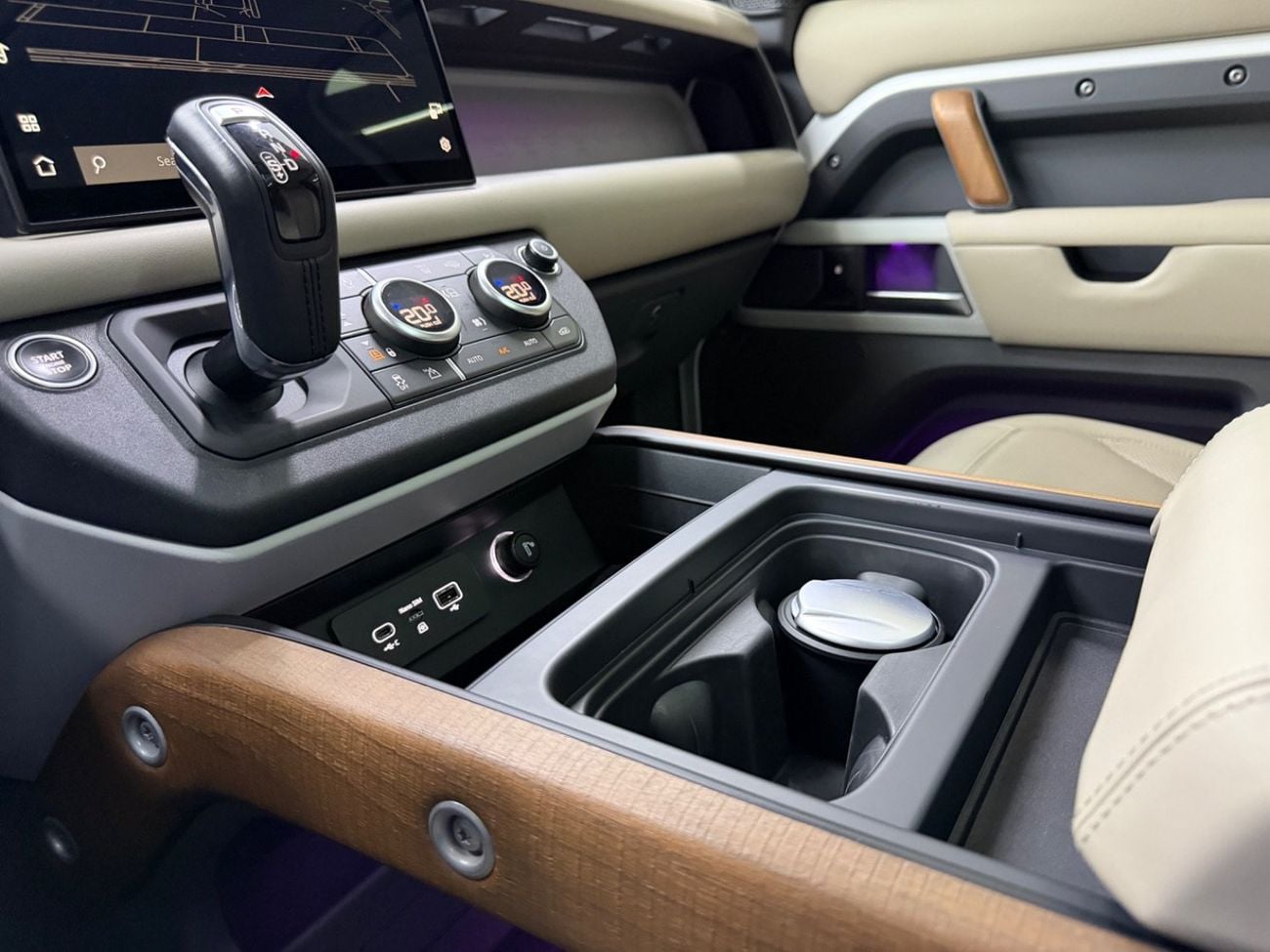 Land Rover Defender P400 110 HSE 3.0L (5 Seater)