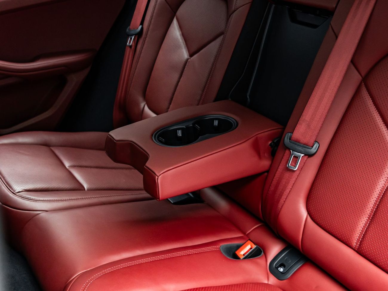 بورش ماكان Std 2.0L (252 HP)