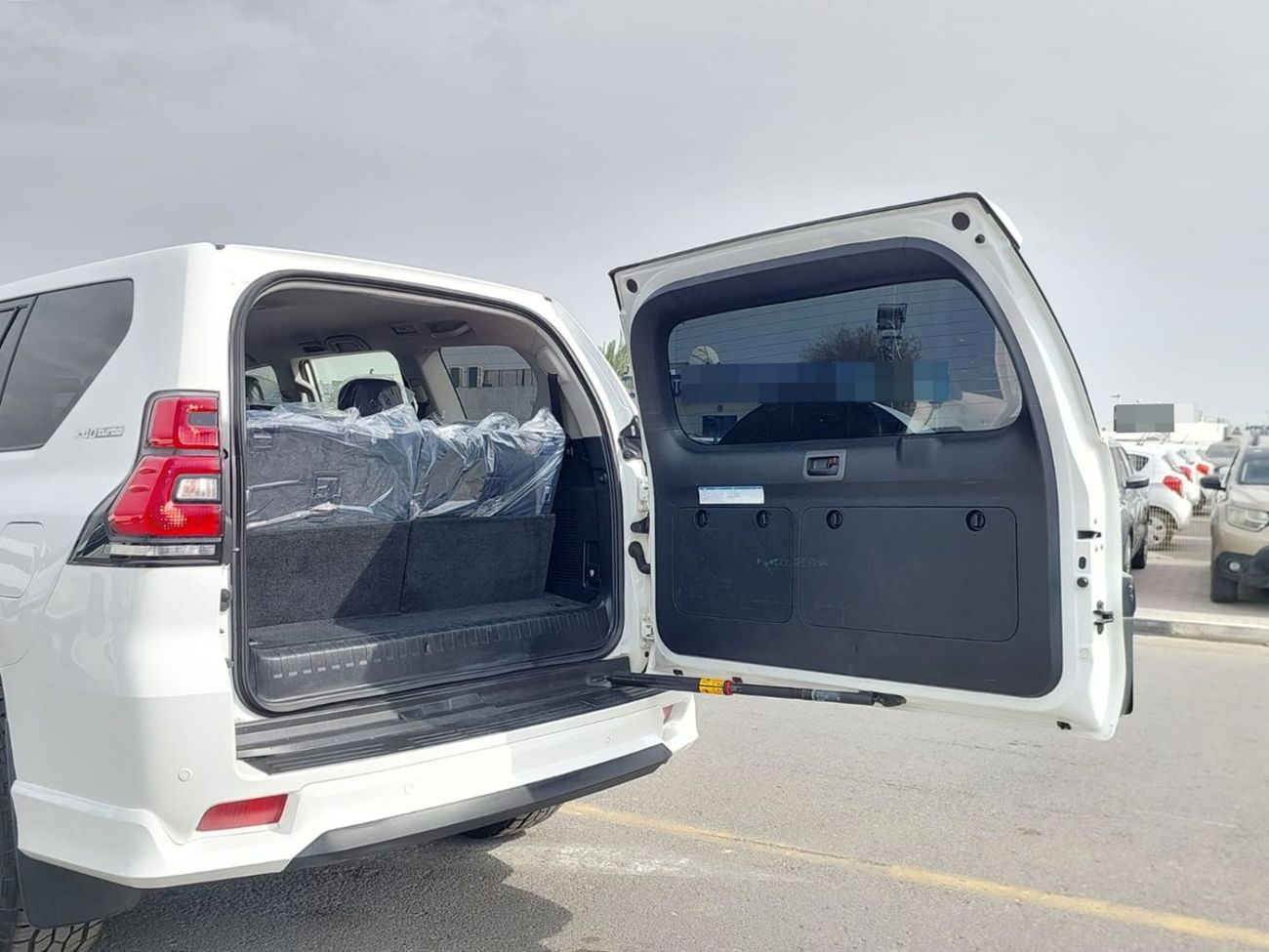 Toyota Land Cruiser TOYOTA LAND CRUISER PRADO SUV RHD 2016 MODEL 2.8 L DIESEL AUTOMATIC(PM18328)