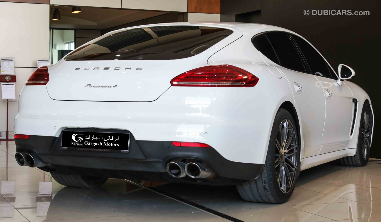 Porsche Panamera 4