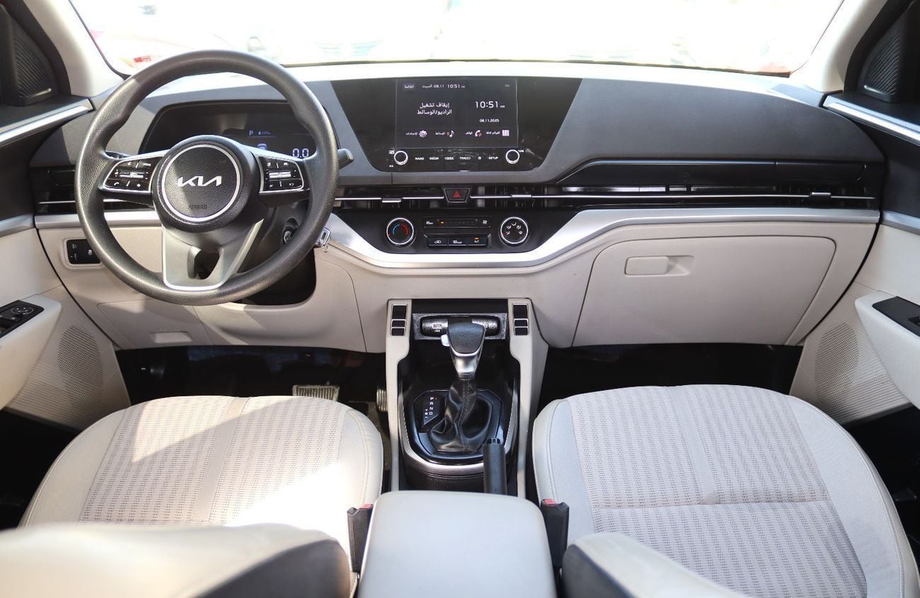 Kia Carens LX Smartstream 1.5L A/T -KIA CARENS 2023 - GCC - 4(V) -1.5L Accident-free -7 Seats -In excellent con