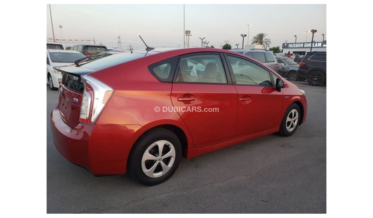 تويوتا برياس 1.8L hybrid  2014