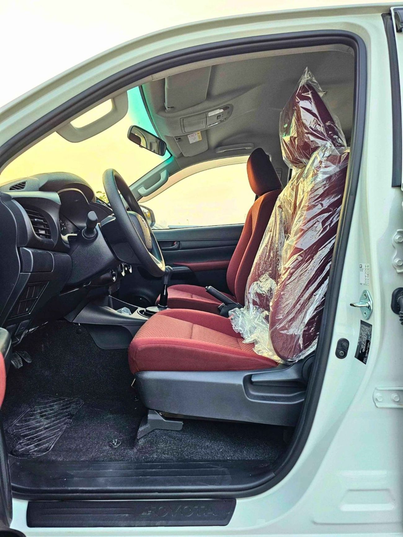 تويوتا هيلوكس NARROW BODY / DOUBLE CABIN / 2.4L DIESEL M/T 4WD /  POWER WINDOWS (CODE#HMD)