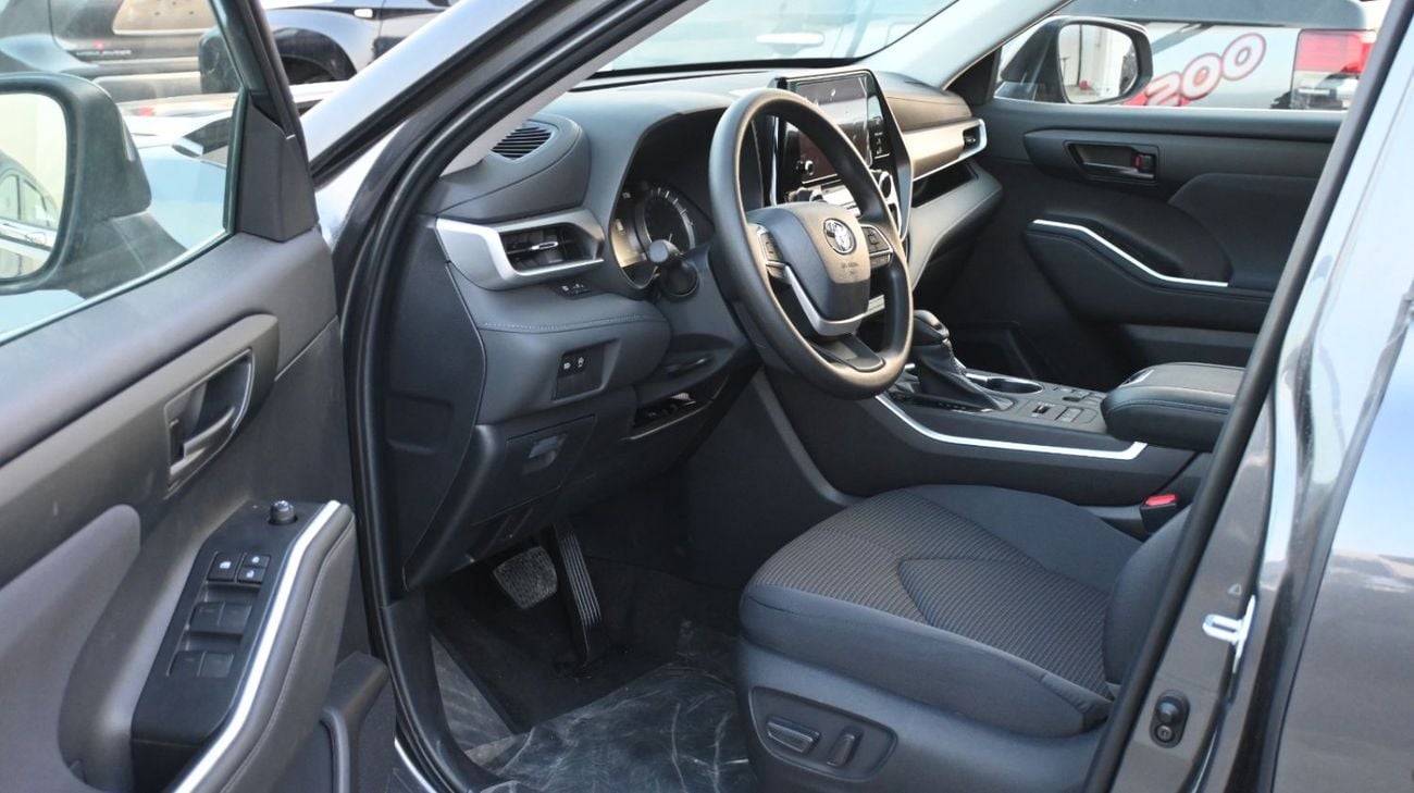 تويوتا هايلاندر Toyota Highlander 2023model 2.4L LE Turbo AWD Petrol engine Colour Grey Transmission Automatic Inter