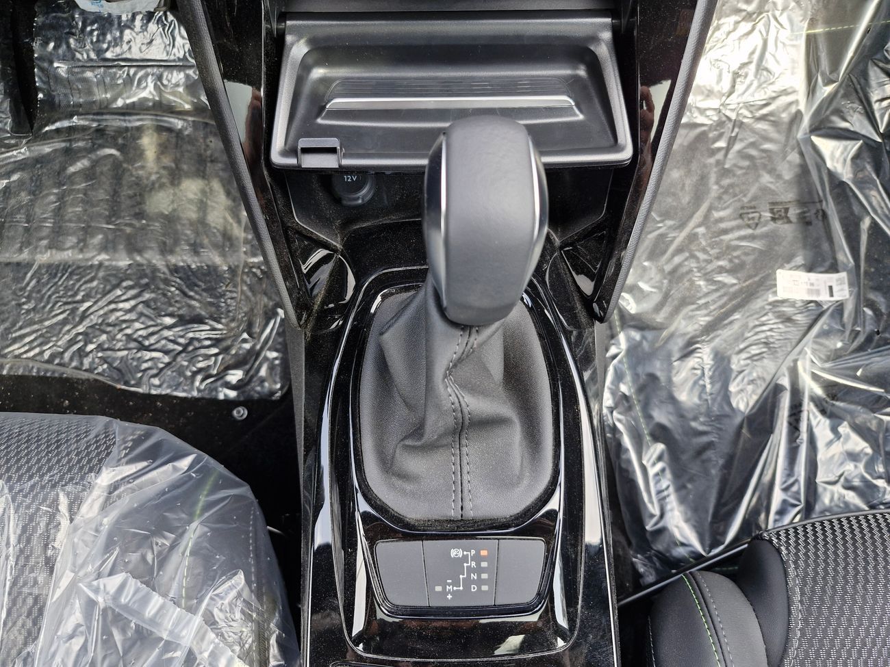 Peugeot 2008 GT 2025 GCC 1.2L CUV FWD Brand New 0Km