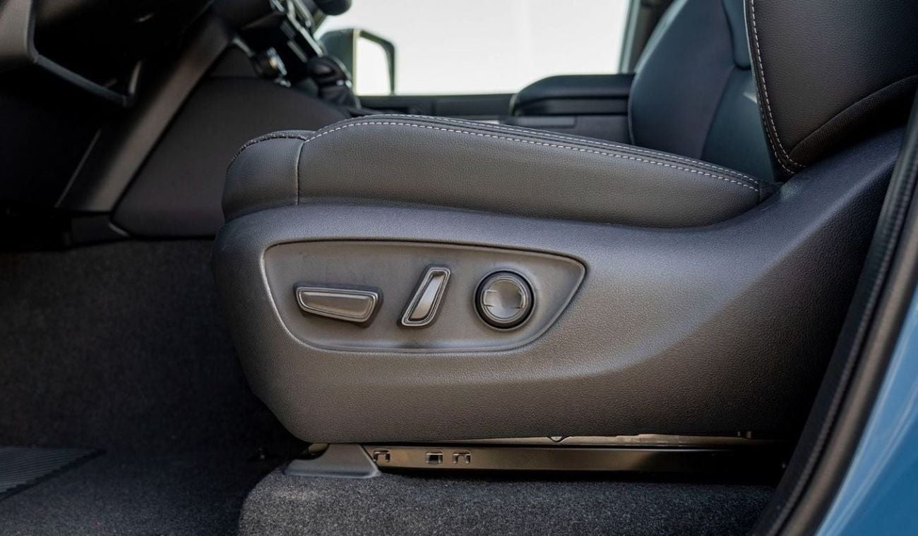 تويوتا برادو PRADO 250 2.8D AT FIRST EDITION MY2025 – BLUE & GREY ROOF