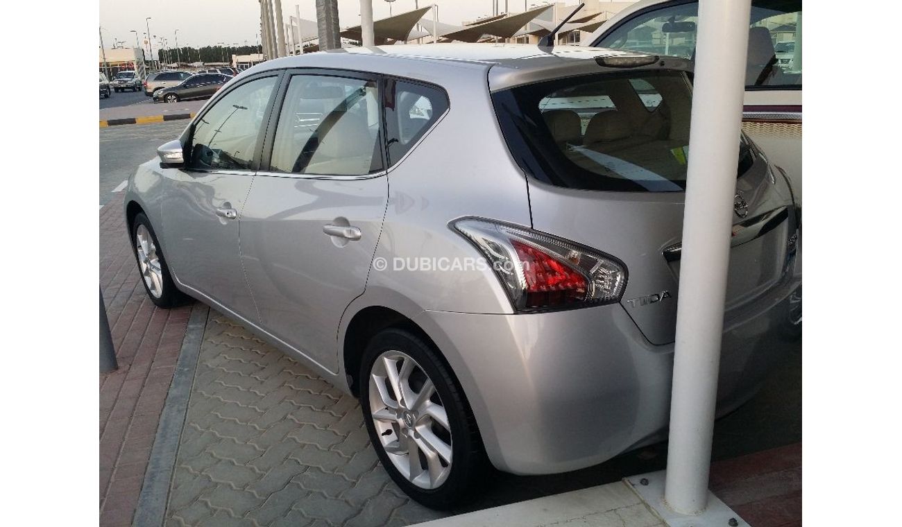 نيسان تيدا هتش باك رقم1وكالة1800سي سي