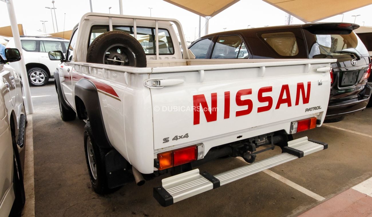 Nissan Patrol Pickup