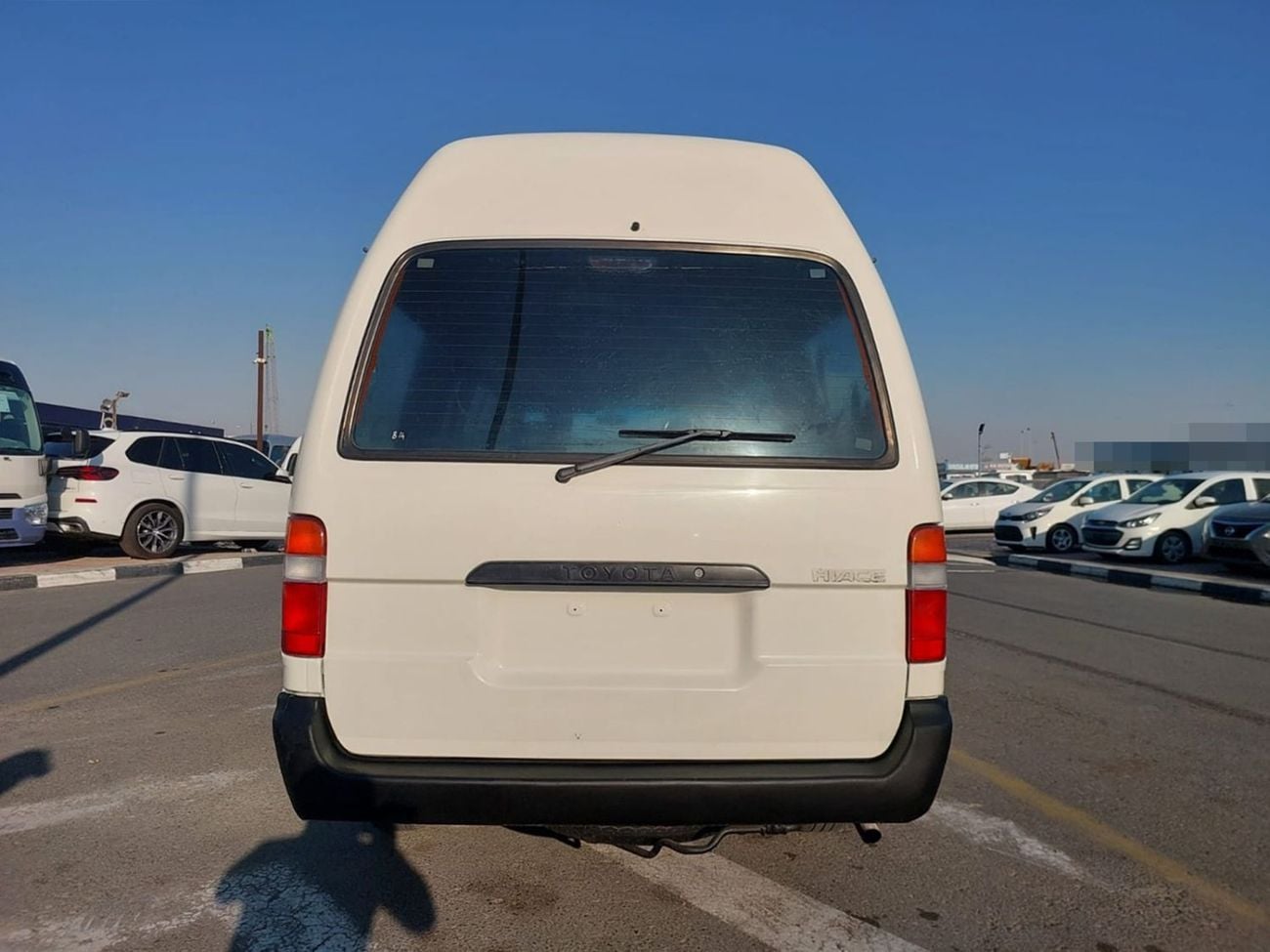 تويوتا هاياس TOYOTA HIACE VAN RHD 2004 MODEL 2.4 L PETROL MANUAL(PM13814)