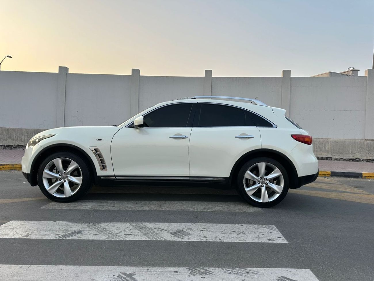 إنفينيتي FX50 