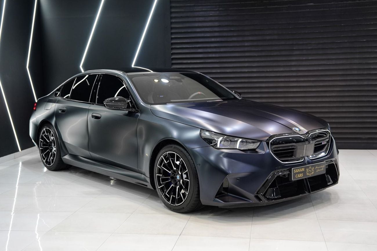 بي أم دبليو M5 Competition 2026 BMW M5 Competition | Carbon Interior | 717 HP Hybrid | AGMC Warr + Serv!!