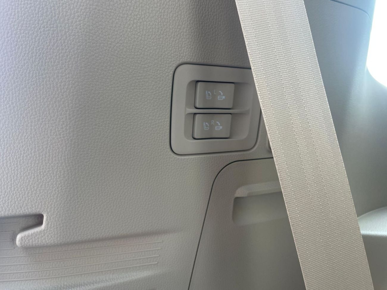 تويوتا لاند كروزر TOYOTA LANDCRUISER VXR HYBRID 2026 MODEL