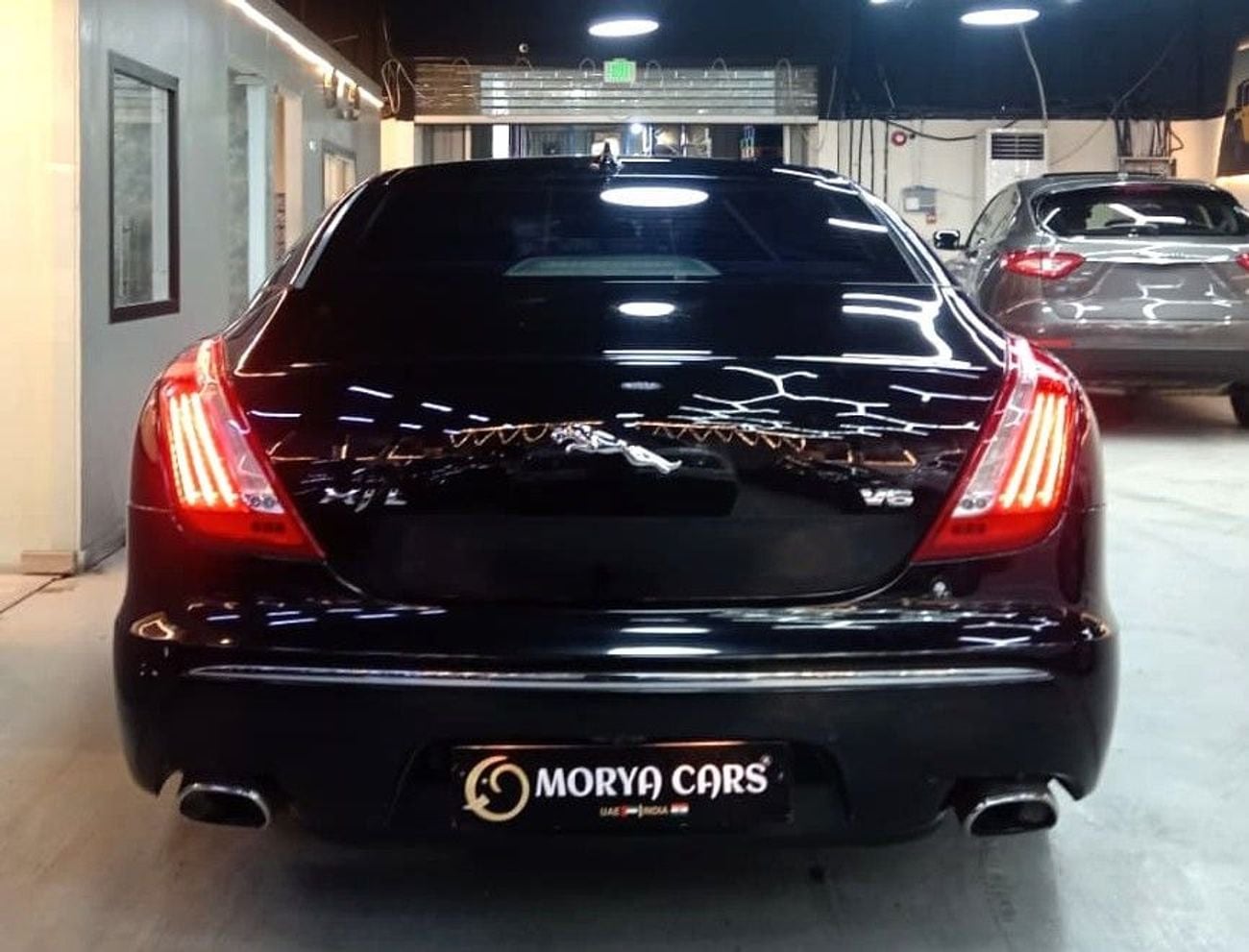 جاكوار XJ LUXURY LWB (LWB) - GCC Specs - Pristine Condition
