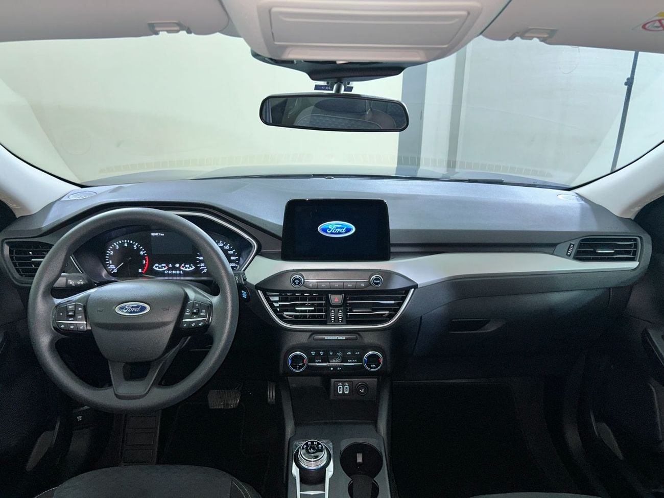 Ford Escape 1.5T Ambiente E1021 / FREE Insurance + Registration / AL TAYER MOTORS / AL QOUZ SHOWROOM