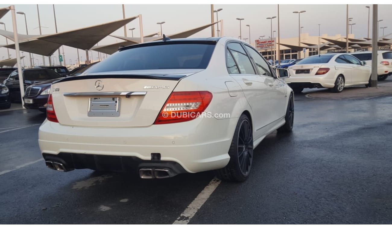 مرسيدس بنز C 300 مرسيدس C300 كت 63 موديل 2012 السياره بحاله ممتازه ولا تحتاج اي مصروف السياره فل وابشن مسرفسه بالكامل