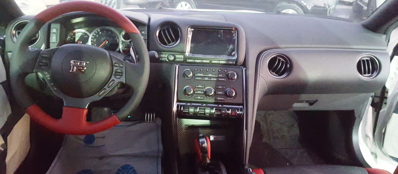 Nissan GTR BLACK EDITION