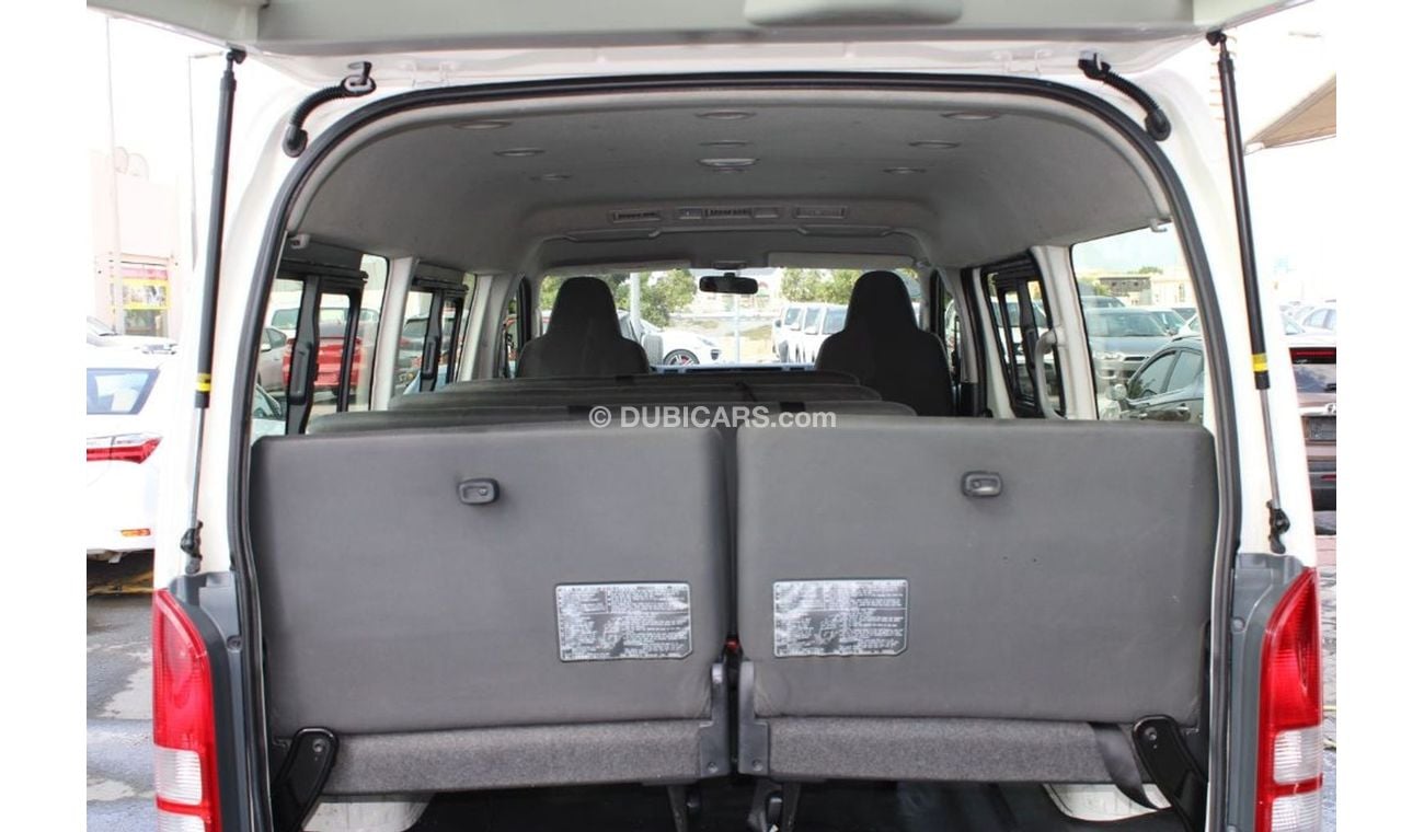 Toyota Hiace MID ROOF