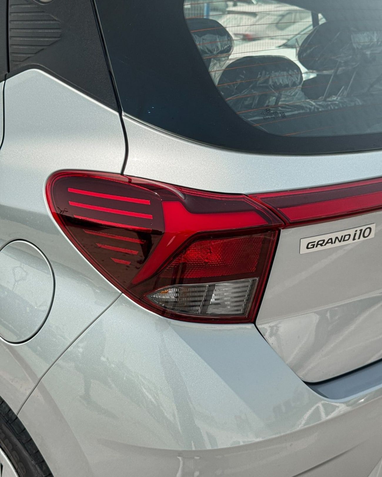هيونداي جراند i10 GRAND I10 (HATCHBACK ) 1.2L SILVER COLOR - BASIC