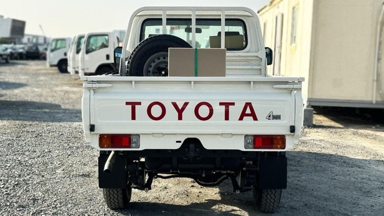 Toyota Land Cruiser Pick Up Toyota/LC79 DSL SC 4.2L /0AEH5 3 seater 2 AIRBAG & ABS NEW FACE MT( for export only )