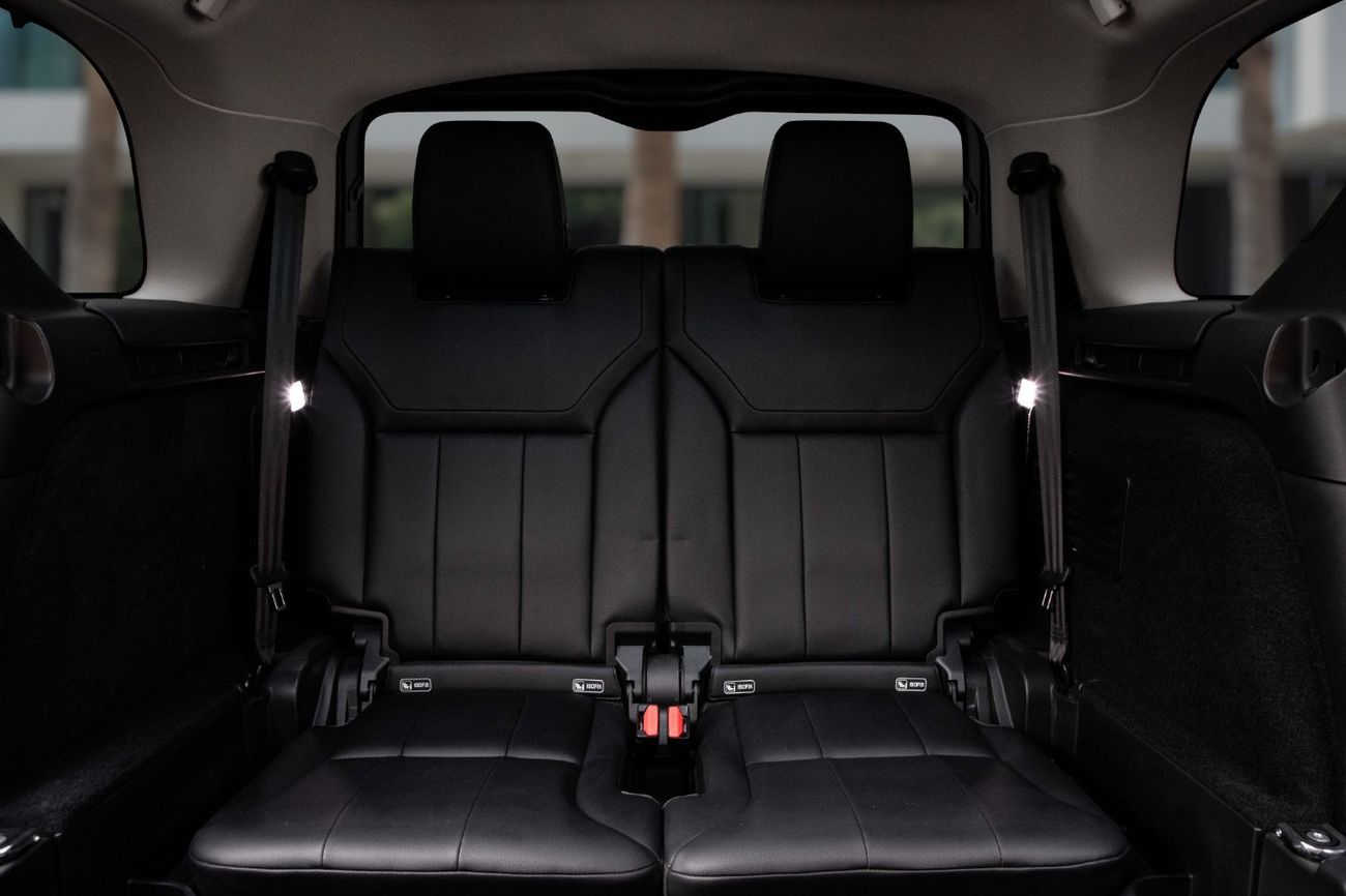 Land Rover Discovery Discovery | 2,742 P.M  | 0% Downpayment | Low KMs!