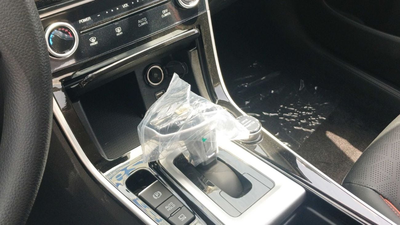 Kia Seltos 1.5L, Leather Seat, Push start, Alloy wheels, Full option Model 2025