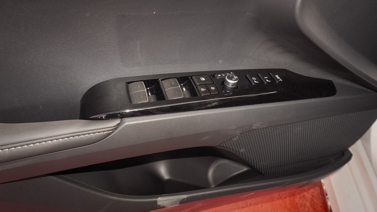 Toyota Camry 2.5S  HEV