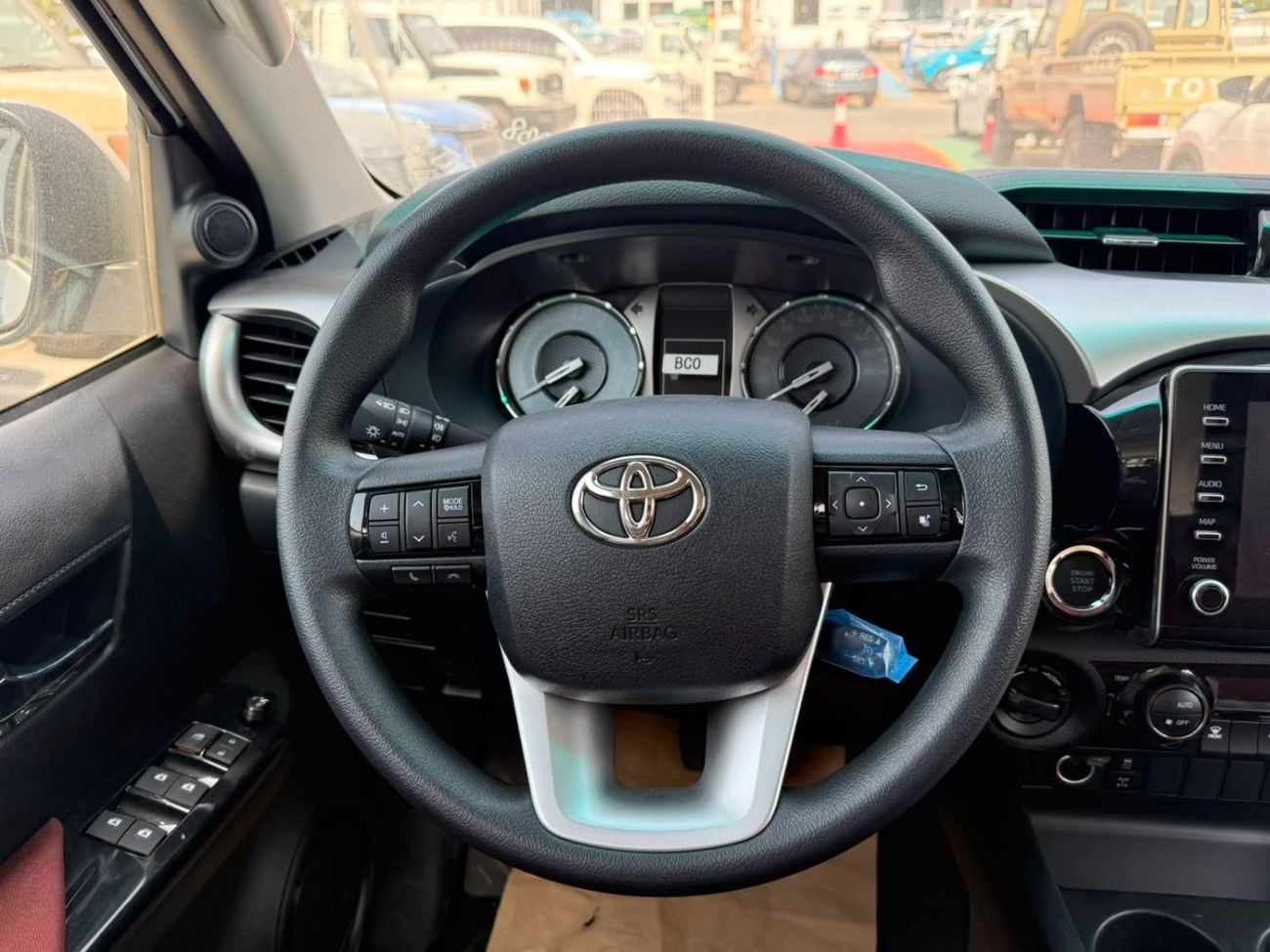 Toyota Hilux SR5 (NON GCC) HILUX 4.0L V6 , SR5 Full Option 4X4 D/C 2026 Model