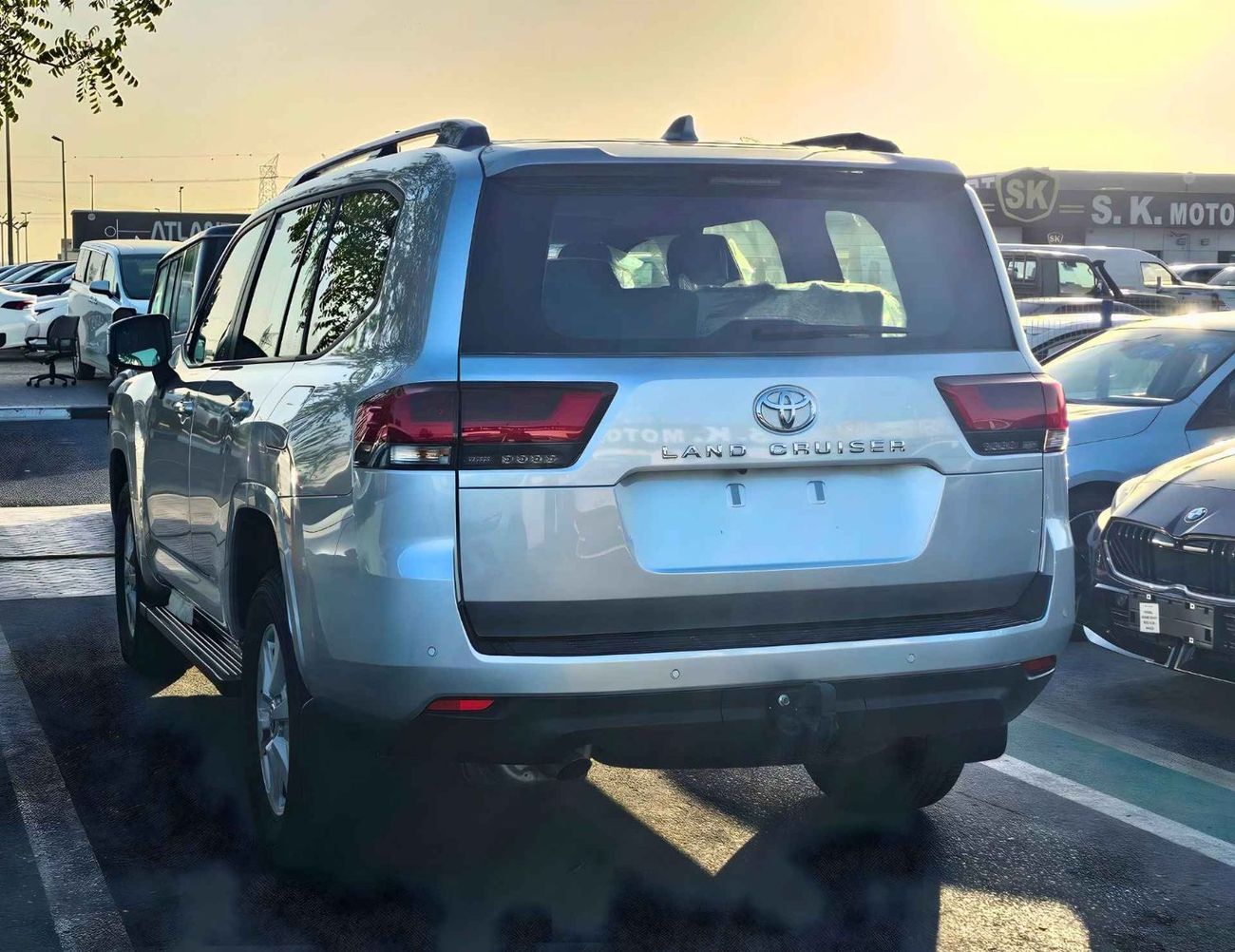 Toyota Land Cruiser GXR BASIC / 4.0L PETROL V6 / SUNROOF / LEATHER WITH DRIVER POWER SEAT (CODE # GXR4B)